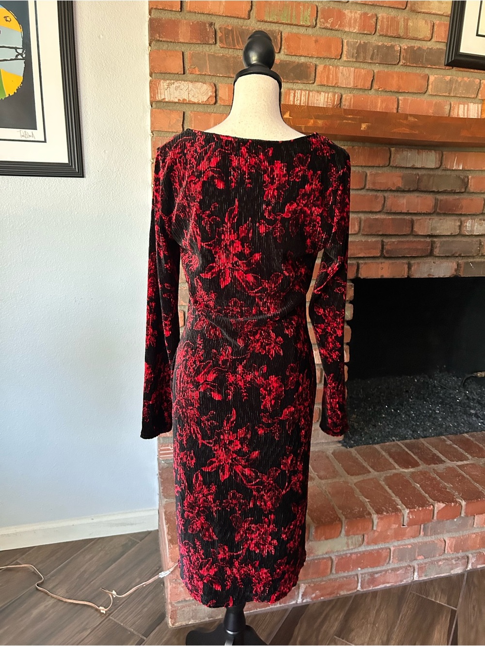 Anthropologie HD in Paris Dierdre Velvet Column Dress in Red Sz M - Picture 8 of 9